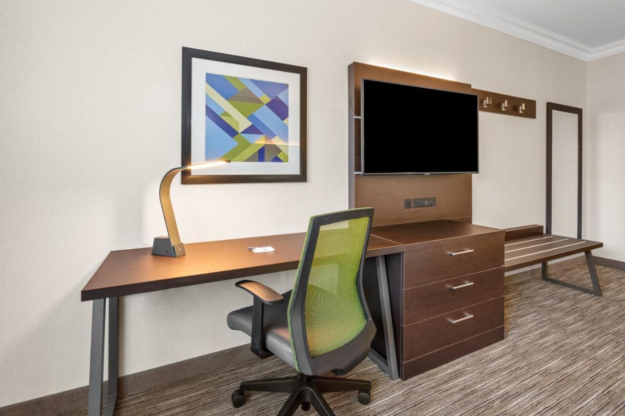 Express & By Ihg Hotel