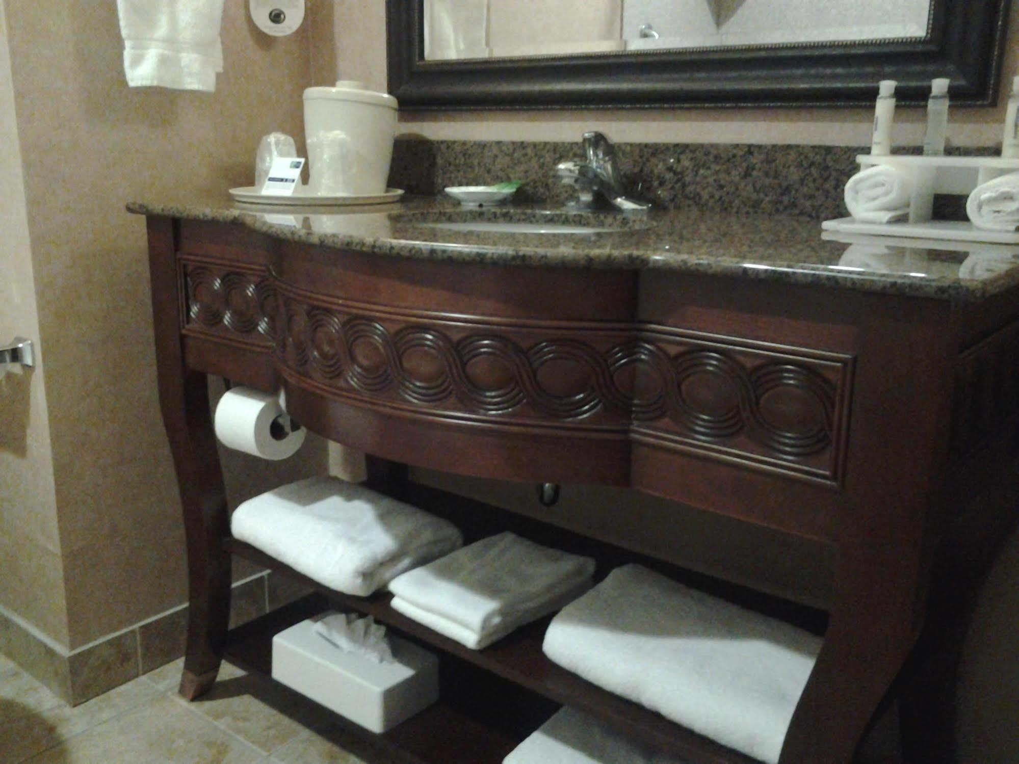 Express & By Ihg Hotel