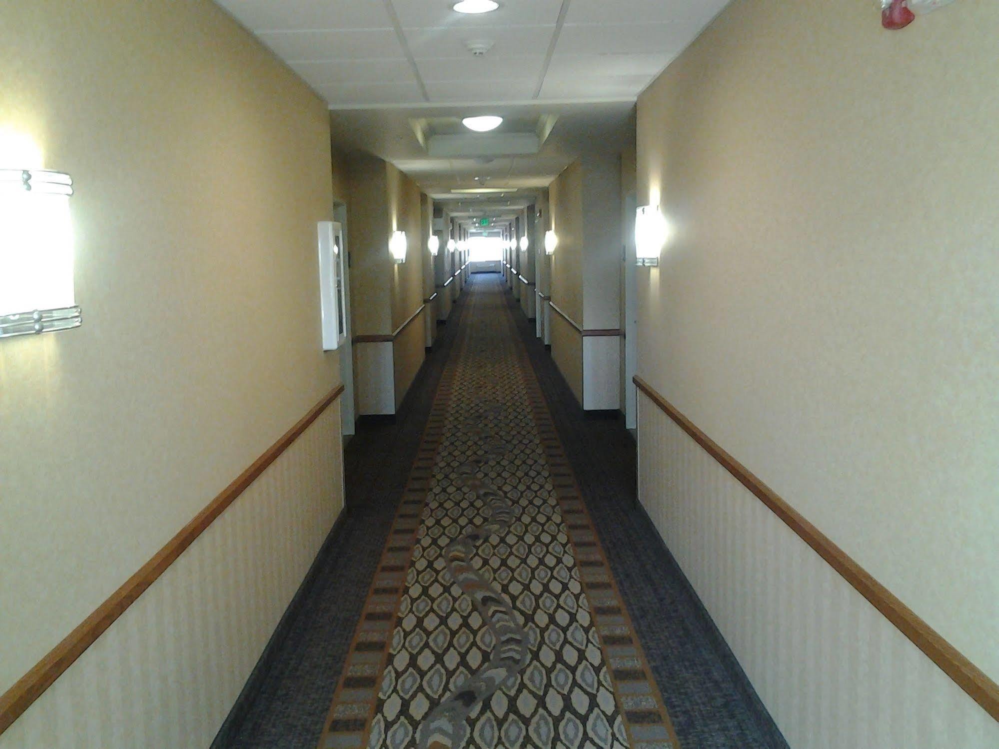 Hotel Express & By Ihg 2*