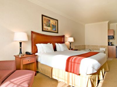 Express & By Ihg 2*